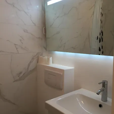 33m2 Avec Terrasse Apartmán *