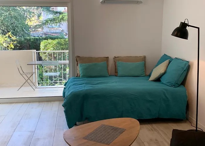 33m2 Avec Terrasse Каси